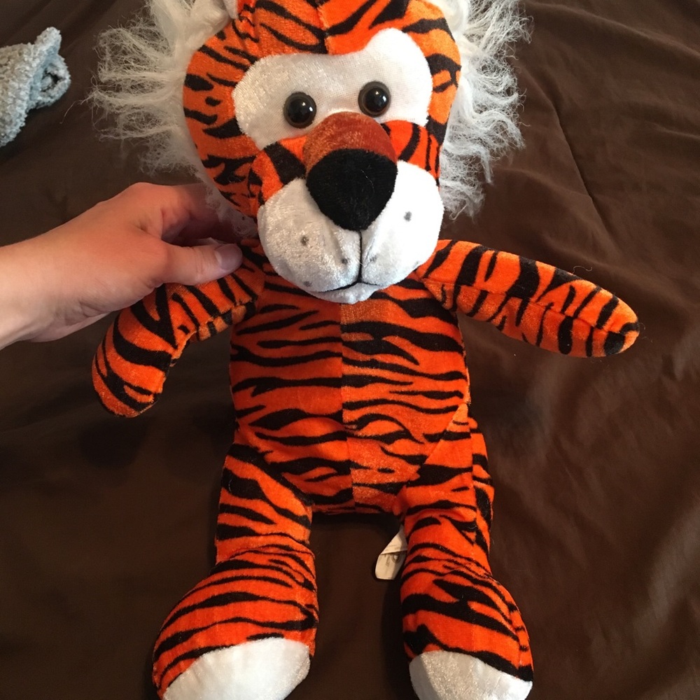 Tiger stuffed animal.